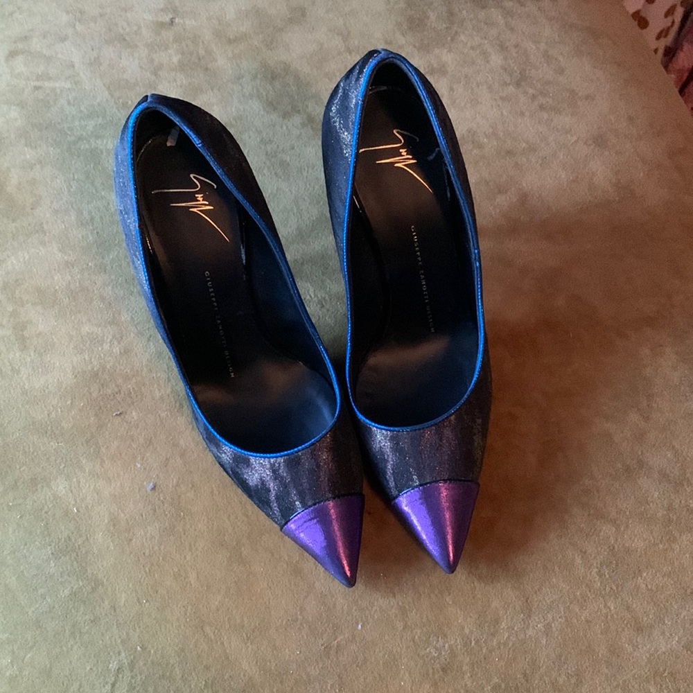 Giuseppe Zanotti Printed Pump in Size 39